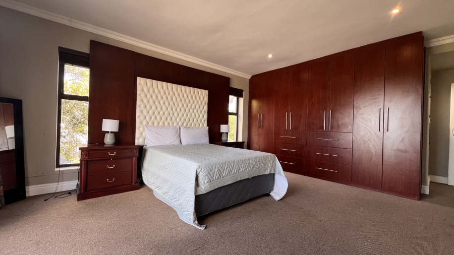 To Let 6 Bedroom Property for Rent in West Beach Western Cape